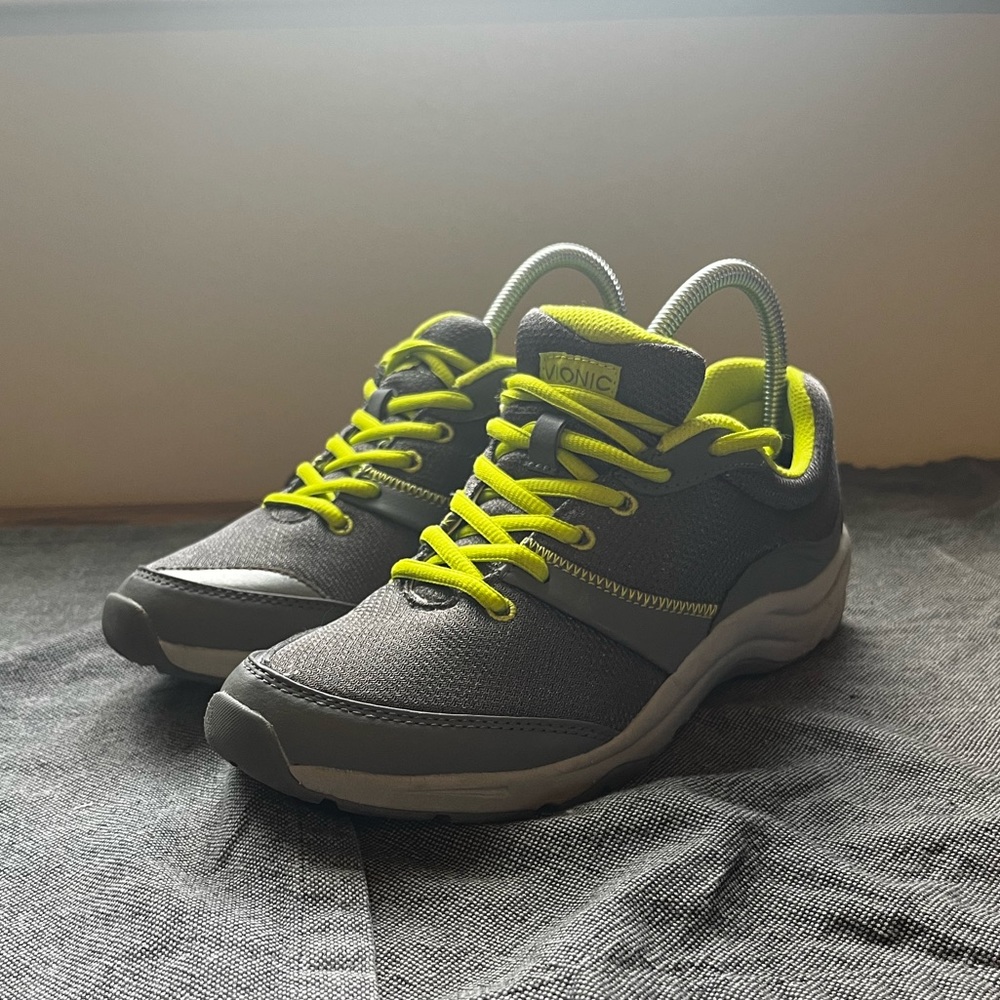 Vionic Women Kona running shoes | size 8w